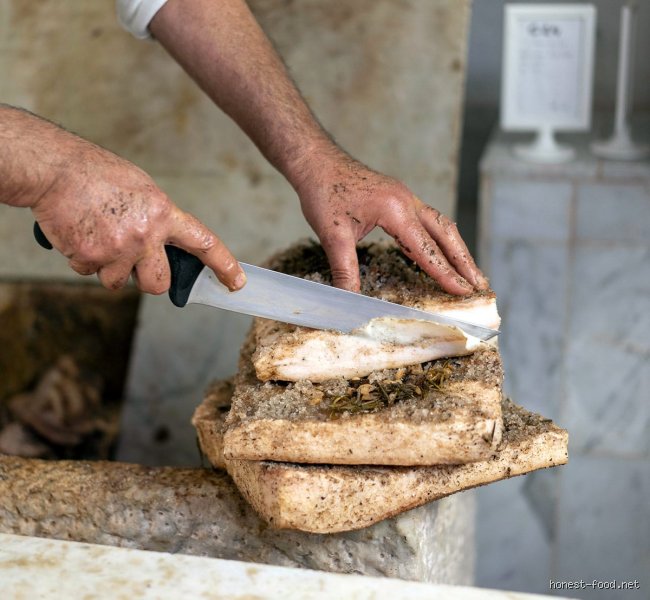 Beyond Pancetta: What is Italian Pork Fat Called and How Does It Define Regional Cuisine?