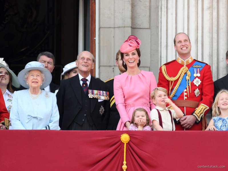 From Monarchy to the Census: Can Queen Be a Last Name and Where Does It Actually Come From?