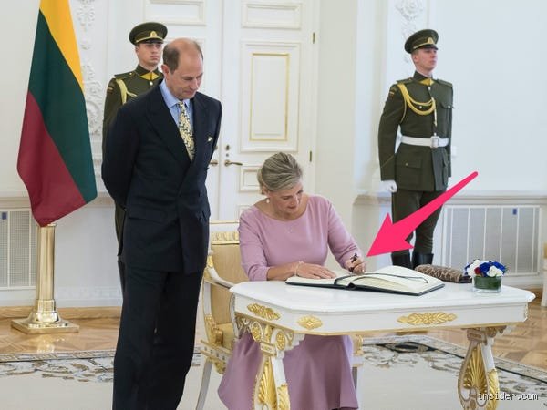 The Royal Signature: Was Queen Elizabeth Left-Handed or Is History Deceiving Us?