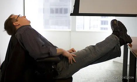 The Art of the Post-Lunch Slump: Do the French Nap After Lunch or Is It a Myth?