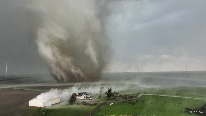 Has a tornado ever had 300 mph winds?