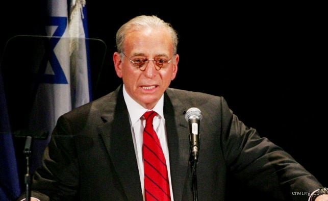 What is Nelson Peltz's estimated net worth?