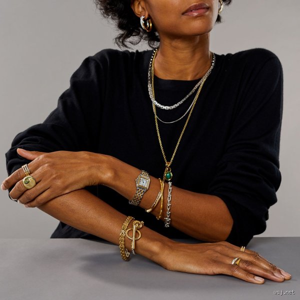 Why Don't We Wear Gold and Silver Together? The Real Reasons Behind the Ultimate Fashion Taboo