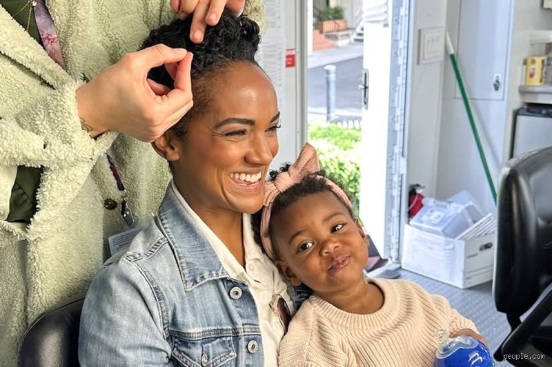 The convergence of reality and scriptwriting: Examining the pregnancy of Detective Nyla Harper on the Rookie