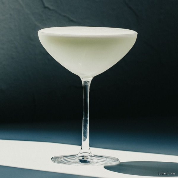 Beyond the Seltzer Stereotype: What Are Good White Girl Drinks and Why the Culture Cares