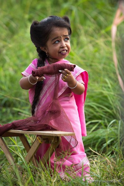 Who is the smallest actress in India? The definitive guide to height in Indian cinema