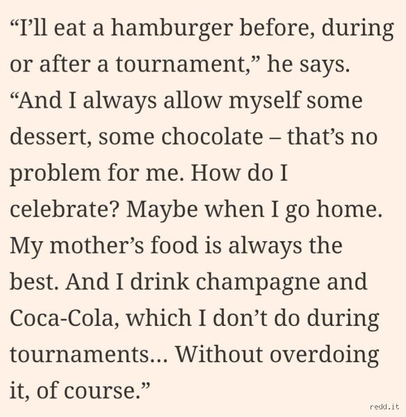What are Carlos Alcaraz's eating habits?