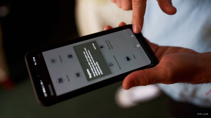What does immigration look for in your phone during modern international border crossings