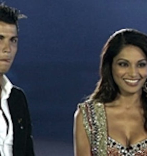 The Truth Behind the Headlines: Which Indian Actress Dated Ronaldo During His First Manchester United Era?
