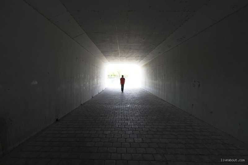 Glimpsing the Edge: What Do People See Before They Pass Away?