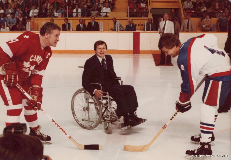 The Legendary Crossroads of Hockey Royalty: Did Bobby Orr and Wayne Gretzky Ever Play Together on the Ice?