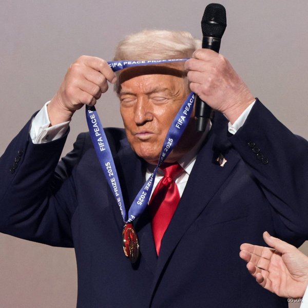 What award did Trump give himself?