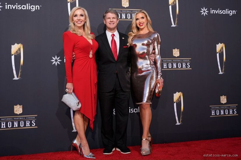 The Walton Empire Rules the Gridiron: Who Is the Richest Family in the NFL?
