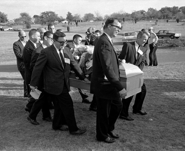 The Peculiar Paper Trail: Who Paid for Lee Harvey Oswald’s Funeral and Why It Matters