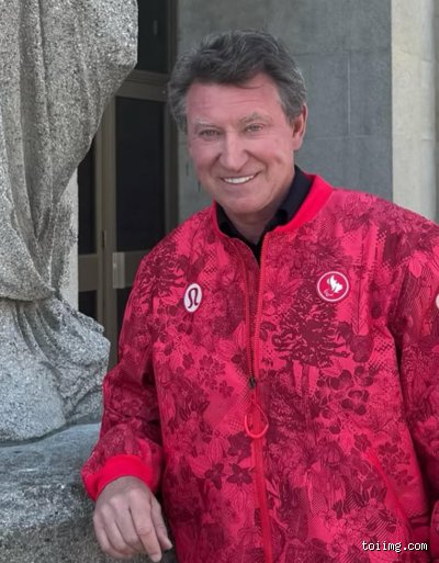 The Great Loophole: Why Was Gretzky Never Drafted into the NHL?