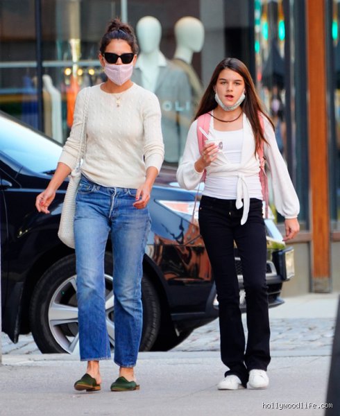Beyond the Velvet Rope: Who Does Suri Cruise Live With Now That the Dust Has Settled?