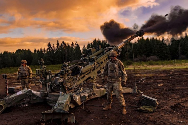 Where does Army artillery get stationed?